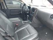 ✅ 2010 Ford Explorer Limited • VIN: 1FMEU6FE2AUA03228 • Lot: 40280918. Wystawiony na IAAI z przebiegiem 199 437 mil. Bezpłatny archiwum sprzedaży aukcyjnych z USA i szczegółowy raport historii pojazdu na DreamBid. Zdjęcie 5.