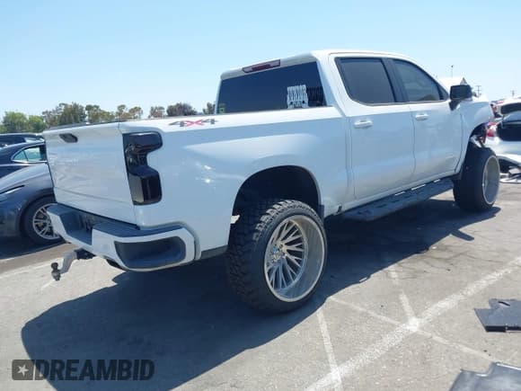 ✅ 2019 Chevrolet Silverado 1500 RST • VIN: 3GCUYEED7KG236968 • Lot: 42543171. Wystawiony na IAAI z przebiegiem 91 245 mil. Bezpłatny archiwum sprzedaży aukcyjnych z USA i szczegółowy raport historii pojazdu na DreamBid. Zdjęcie 4.