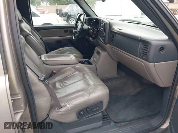 ✅ 2002 Chevrolet Suburban LT • VIN: 1GNFK16T42J208091 • Lot: 42737106. Listed on IAAI with 191,181 mi. Free auction sales archive from the USA and detailed vehicle history report at DreamBid. Image 5.