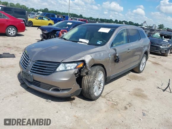 ✅ 2019 Lincoln MKT Reserve • VIN: 2LMHJ5AT1KBL00122 • Лот: 42222392. Опубликован ранее на IAAI с пробегом 56 852 миль. Бесплатный доступ к архиву аукционных продаж из США и подробный отчёт об истории автомобиля на DreamBid. Изображение 2.