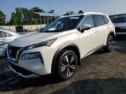 ✅ 2022 Nissan Rogue Platinum • VIN: JN8BT3DC1NW121344 • Lot: 59345535. Wystawiony na Copart z przebiegiem 60 576 mil. Bezpłatny archiwum sprzedaży aukcyjnych z USA i szczegółowy raport historii pojazdu na DreamBid. Zdjęcie 1.