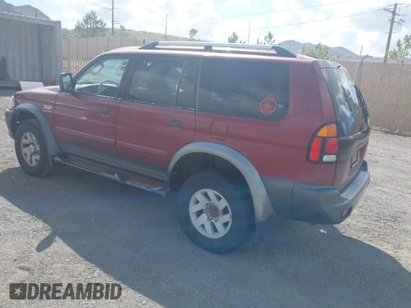 ✅ 2004 Mitsubishi Montero Sport XLS • VIN: JA4MT31R74J008100 • Lot: 42147305. Wystawiony na IAAI z przebiegiem 211 966 mil. Bezpłatny archiwum sprzedaży aukcyjnych z USA i szczegółowy raport historii pojazdu na DreamBid. Zdjęcie 3.