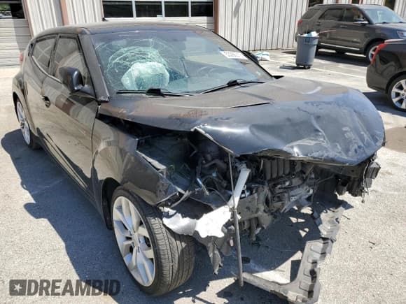 ✅ 2013 Hyundai Veloster w/Gray Int • VIN: KMHTC6AD8DU175812 • Lot: 53286313. Wystawiony na Copart z przebiegiem Nie podano. Bezpłatny archiwum sprzedaży aukcyjnych z USA i szczegółowy raport historii pojazdu na DreamBid. Zdjęcie 4.