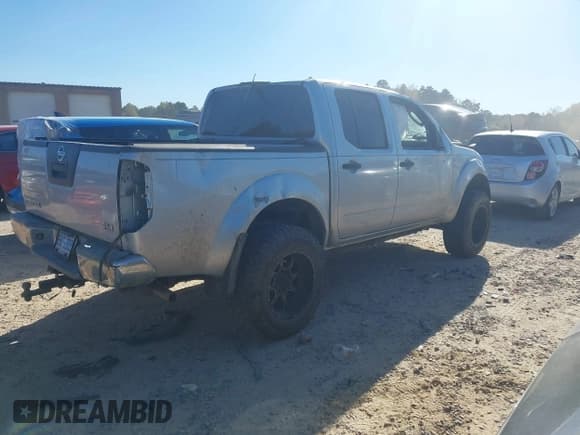 ✅ 2011 Nissan Frontier Pro-4X • VIN: 1N6AD0EV2BC447358 • Lot: 43515238. Listed on IAAI with 126,588 mi. Free auction sales archive from the USA and detailed vehicle history report at DreamBid. Image 4.