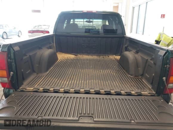 ✅ 2003 GMC Sierra 1500 SLT • VIN: 2GTEK19T531227955 • Lot: 43667157. Listed on IAAI with 320,993 mi. Free auction sales archive from the USA and detailed vehicle history report at DreamBid. Image 17.