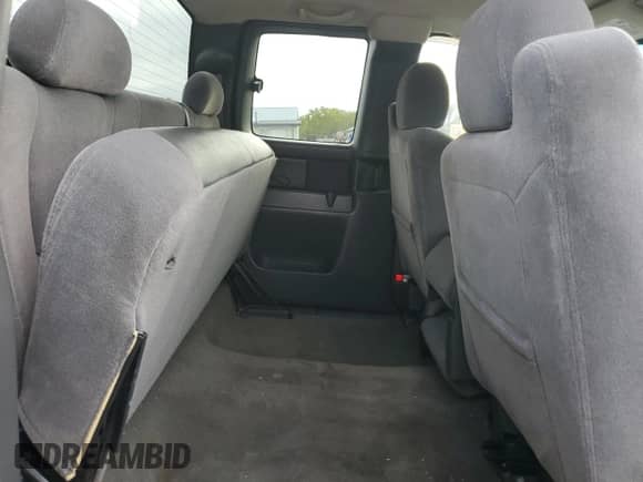 ✅ 2006 Chevrolet Silverado 1500 LS • VIN: 2GCEK19B561266573 • Lot: 71420804. Wystawiony na Copart z przebiegiem 153 471 mil mil. Skorzystaj z bezpłatnego archiwum sprzedaży aukcyjnych z USA i zobacz szczegółowy raport historii pojazdu na DreamBid. Zdjęcie 10.