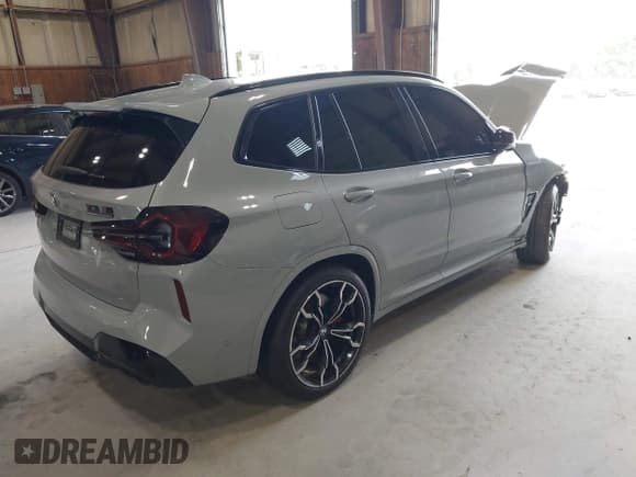 ✅ 2022 BMW X3 M • VIN: 5YM13EC05N9K88015 • Lot: 42601259. Listed on IAAI with 25,196 mi. Free auction sales archive from the USA and detailed vehicle history report at DreamBid. Image 4.