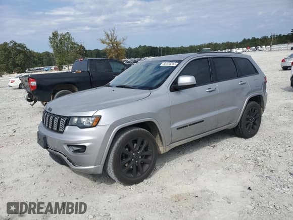 ✅ 2018 Jeep Grand Cherokee Altitude • VIN: 1C4RJEAG3JC429369 • Лот: 82376265. Опубликован ранее на Copart с пробегом 114 696 миль. Бесплатный доступ к архиву аукционных продаж из США и подробный отчёт об истории автомобиля на DreamBid. Изображение 1.