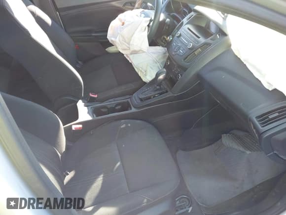 ✅ 2016 Ford Focus S • VIN: 1FADP3E29GL389986 • Lot: 43748330. Wystawiony na IAAI z przebiegiem 76 471 mil. Bezpłatny archiwum sprzedaży aukcyjnych z USA i szczegółowy raport historii pojazdu na DreamBid. Zdjęcie 5.