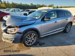 ✅ 2017 Volvo V60 • VIN: YV440MWK7H1039852 • Лот: 82177255. Опубликован ранее на Copart с пробегом 115 906 миль. Бесплатный доступ к архиву аукционных продаж из США и подробный отчёт об истории автомобиля на DreamBid. Изображение 1.