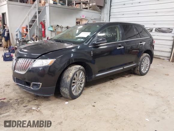 ✅ 2011 Lincoln MKX • VIN: 2LMDJ8JK0BBJ21139 • Lot: 43638480. Listed on IAAI with 184,871 mi. Free auction sales archive from the USA and detailed vehicle history report at DreamBid. Image 2.