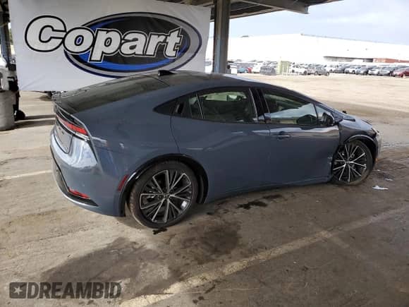 2025 Toyota Prius LE с VIN JTDACAAU2S3064223, выставлен на аукционе Copart как лот 81779185 с пробегом 5 743 миль миль и Списание • Salvage title. История ставок и продаж доступна на DreamBid. Изображение 3.