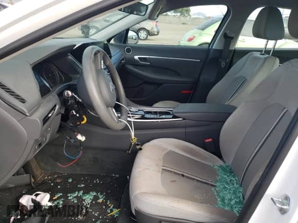 2020 Hyundai Sonata SE z VIN 5NPEG4JA1LH004081, wystawiony jako Copart lot #70027302 z przebiegiem 46 896 mil mil oraz . Historia ofert i sprzedaży dostępna na DreamBid. Obrazek 7.