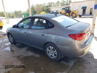 2010 Hyundai Elantra GLS z VIN KMHDU4AD0AU017966, wystawiony jako Copart lot #72069044 z przebiegiem 187 803 mil mil oraz Szkoda całkowita • Salvage title. Historia ofert i sprzedaży dostępna na DreamBid. Obrazek 2.