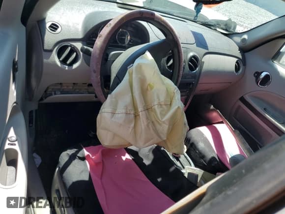 ✅ 2008 Chevrolet HHR LT • VIN: 3GNCA23P18S674068 • Lot: 53055905. Listed on Copart with Not provided. Free auction sales archive from the USA and detailed vehicle history report at DreamBid. Image 8.