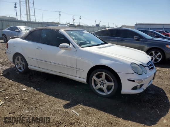 ✅ 2006 Mercedes-Benz CLK 500 • VIN: WDBTK75G86T069823 • Lot: 51288135. Wystawiony na Copart z przebiegiem Nie podano. Bezpłatny archiwum sprzedaży aukcyjnych z USA i szczegółowy raport historii pojazdu na DreamBid. Zdjęcie 4.