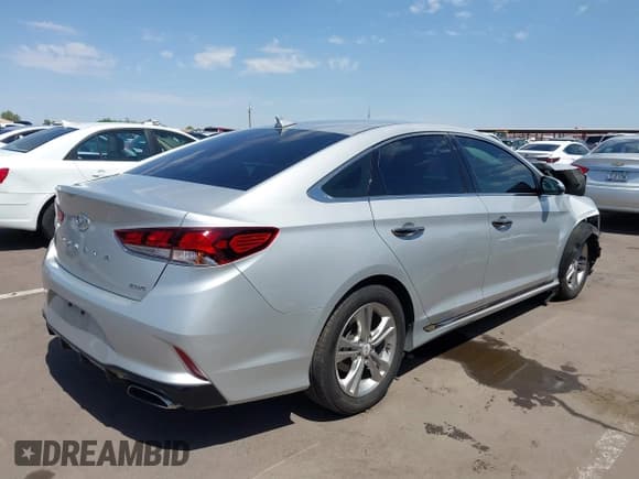 ✅ 2018 Hyundai Sonata Limited • VIN: 5NPE34AF8JH668091 • Лот: 42689315. Опубликован ранее на IAAI с пробегом 58 410 миль. Бесплатный доступ к архиву аукционных продаж из США и подробный отчёт об истории автомобиля на DreamBid. Изображение 4.