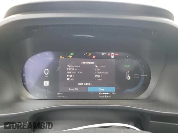 ✅ 2023 Volvo XC40 Plus • VIN: YV4ED3UL7P2958600 • Lot: 69837165. Wystawiony na Copart z przebiegiem 8 962 mil. Bezpłatny archiwum sprzedaży aukcyjnych z USA i szczegółowy raport historii pojazdu na DreamBid. Zdjęcie 9.