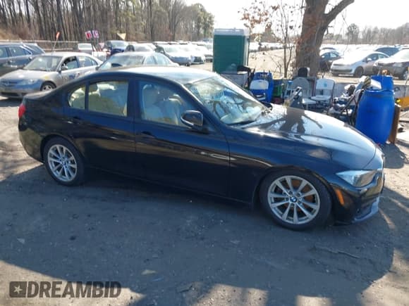 ✅ 2016 BMW 3 Series 320i xDrive • VIN: WBA8E5G5XGNT94622 • Lot: 41580890. Listed on IAAI with 124,086 mi. Free auction sales archive from the USA and detailed vehicle history report at DreamBid. Image 13.