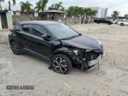 ✅ 2020 Toyota C-HR XLE • VIN: JTNKHMBX8L1087952 • Lot: 86289335. Wystawiony na Copart z przebiegiem 58 336 mil. Bezpłatny archiwum sprzedaży aukcyjnych z USA i szczegółowy raport historii pojazdu na DreamBid. Zdjęcie 4.