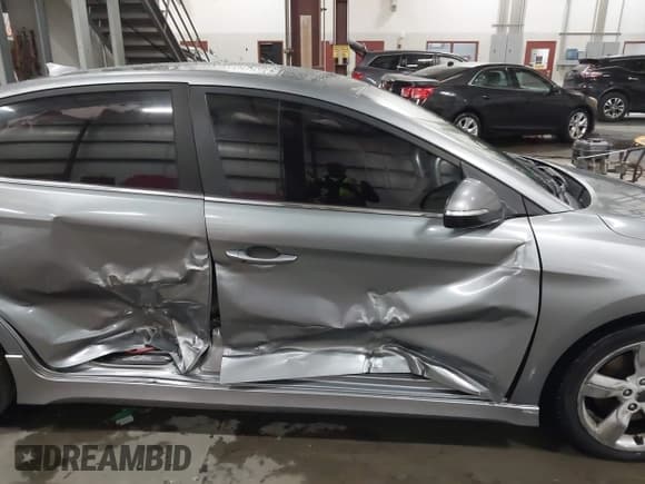 ✅ 2017 Hyundai Elantra Sport • VIN: KMHD04LB0HU332980 • Lot: 43553215. Listed on IAAI with 121,370 mi. Free auction sales archive from the USA and detailed vehicle history report at DreamBid. Image 13.