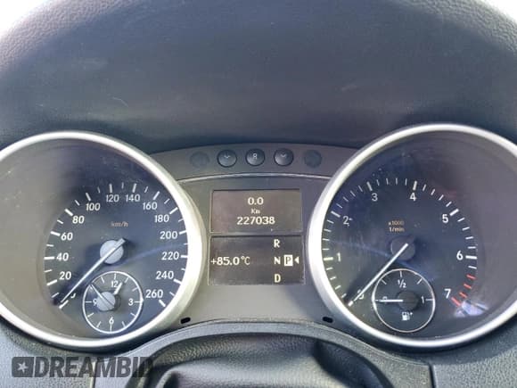 ✅ 2011 Mercedes-Benz M 350 • VIN: 4JGBB8GB8BA746858 • Lot: 93351845. Listed on Copart with 227,038 mi. Free auction sales archive from the USA and detailed vehicle history report at DreamBid. Image 9.