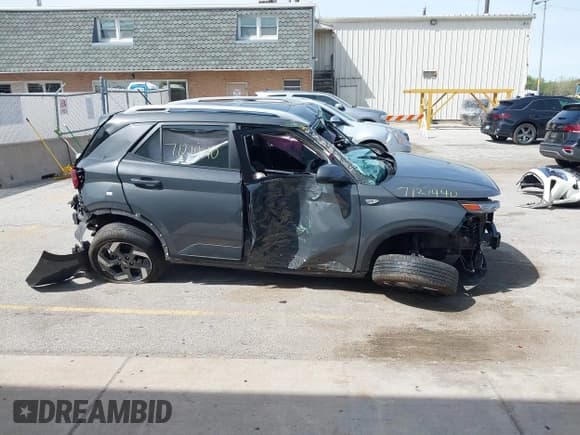 ✅ 2024 Hyundai Venue SEL • VIN: KMHRC8A30RU299240 • Lot: 42150687. Listed on IAAI with 25,641 mi. Free auction sales archive from the USA and detailed vehicle history report at DreamBid. Image 13.