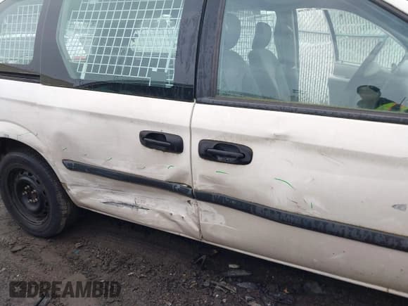 ✅ 2006 Dodge Caravan Cargo • VIN: 1D4GP21E66B515326 • Lot: 41611035. Listed on IAAI with 61,398 mi. Free auction sales archive from the USA and detailed vehicle history report at DreamBid. Image 13.