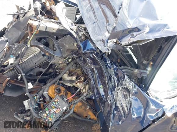 ✅ 2011 Chevrolet Silverado 1500 LS • VIN: 1GCRKREA1BZ252507 • Lot: 42136484. Wystawiony na IAAI z przebiegiem 212 211 mil mil. Skorzystaj z bezpłatnego archiwum sprzedaży aukcyjnych z USA i zobacz szczegółowy raport historii pojazdu na DreamBid. Zdjęcie 6.