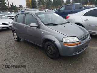 2007 Chevrolet Aveo LS z VIN KL1TD66607B771077, wystawiony jako IAAI lot #43577902 z przebiegiem Nie podano mil oraz . Historia ofert i sprzedaży dostępna na DreamBid. Obrazek 1.