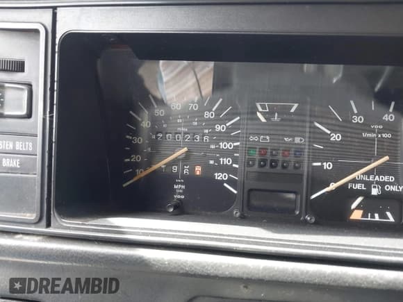 ✅ 1989 Volkswagen Cabriolet • VIN: WVWCA0155KK028971 • Lot: 42773317. Listed on IAAI with 200,236 mi. Free auction sales archive from the USA and detailed vehicle history report at DreamBid. Image 7.