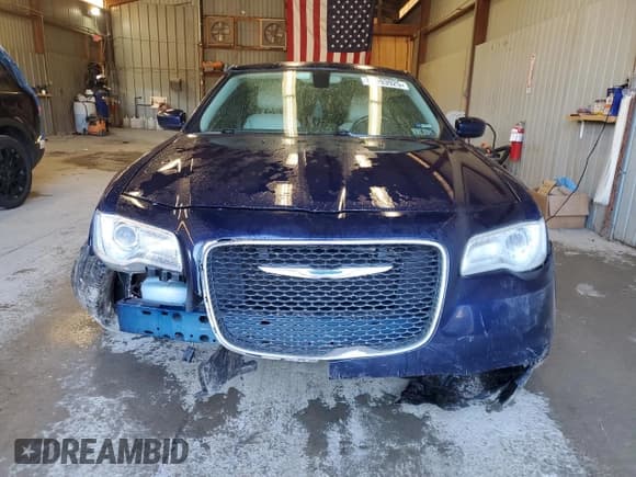 ✅ 2015 Chrysler 300 Limited • VIN: 2C3CCARG9FH746885 • Lot: 81993925. Listed on Copart with 148,132 mi. Free auction sales archive from the USA and detailed vehicle history report at DreamBid. Image 5.