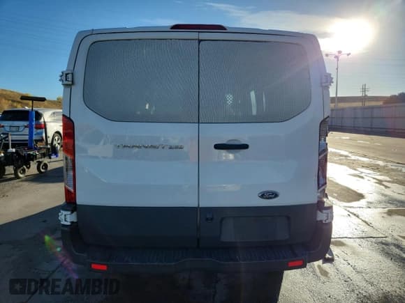 ✅ 2016 Ford Transit Cargo • VIN: 1FTYR1ZM7GKA23200 • Lot: 89524235. Wystawiony na Copart z przebiegiem 305 289 mil. Bezpłatny archiwum sprzedaży aukcyjnych z USA i szczegółowy raport historii pojazdu na DreamBid. Zdjęcie 6.