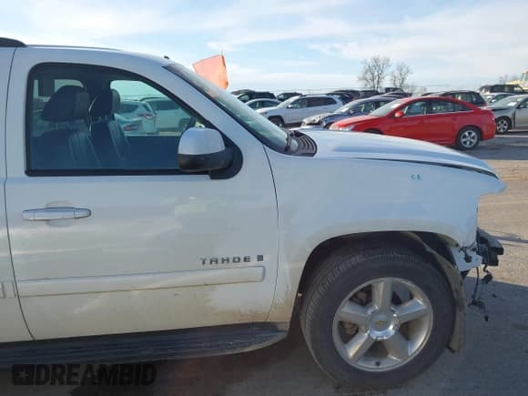 ✅ 2007 Chevrolet Tahoe LTZ • VIN: 1GNFK130X7J406501 • Lot: 43626787. Wystawiony na IAAI z przebiegiem 259 163 mil. Bezpłatny archiwum sprzedaży aukcyjnych z USA i szczegółowy raport historii pojazdu na DreamBid. Zdjęcie 13.