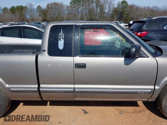 ✅ 2003 Chevrolet S-10 • VIN: 1GCCS19H238186586 • Лот: 41677607. Опубликован ранее на IAAI с пробегом Не указан. Бесплатный доступ к архиву аукционных продаж из США и подробный отчёт об истории автомобиля на DreamBid. Изображение 13.