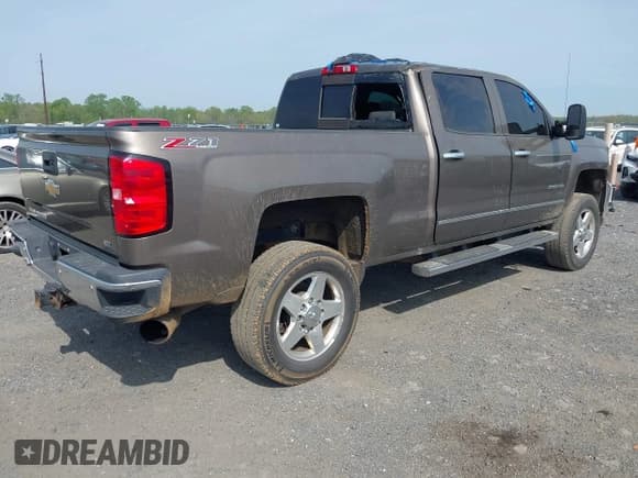 ✅ 2015 Chevrolet Silverado 2500HD LTZ • VIN: 1GC1KWE89FF183873 • Lot: 42114681. Listed on IAAI with 113,443 mi. Free auction sales archive from the USA and detailed vehicle history report at DreamBid. Image 4.