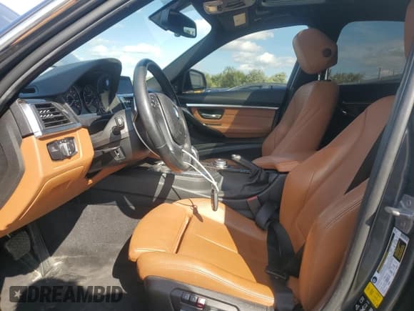 ✅ 2016 BMW 3 Series 340i xDrive • VIN: WBA8B7G52GNT95963 • Lot: 71692755. Wystawiony na Copart z przebiegiem 100 277 mil. Bezpłatny archiwum sprzedaży aukcyjnych z USA i szczegółowy raport historii pojazdu na DreamBid. Zdjęcie 7.