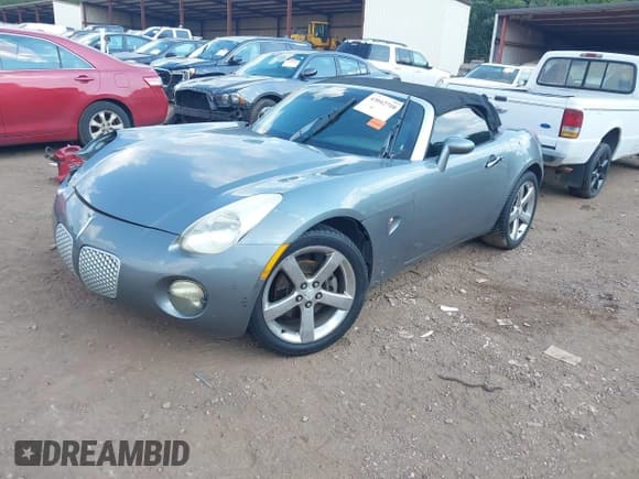 ✅ 2007 Pontiac Solstice • VIN: 1G2MB35B07Y124017 • Lot: 43042710. Listed on IAAI with 137,744 mi. Free auction sales archive from the USA and detailed vehicle history report at DreamBid. Image 2.