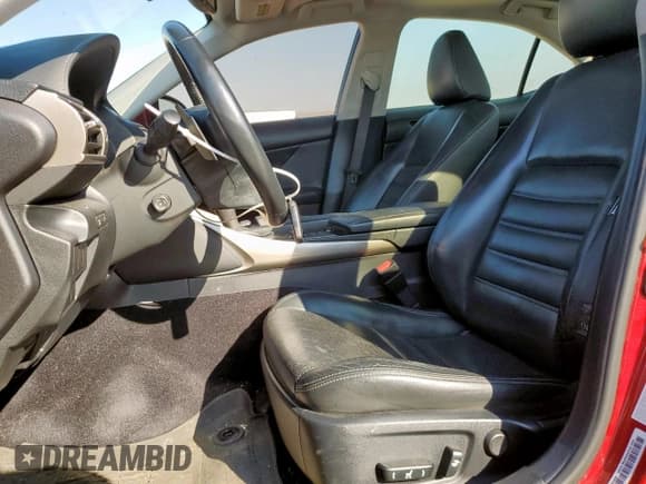 ✅ 2014 Lexus IS 250 • VIN: JTHCF1D20E5001655 • Lot: 85183765. Wystawiony na Copart z przebiegiem 122 427 mil. Bezpłatny archiwum sprzedaży aukcyjnych z USA i szczegółowy raport historii pojazdu na DreamBid. Zdjęcie 7.