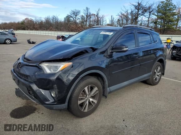 ✅ 2018 Toyota RAV4 XLE • VIN: 2T3RFREV4JW789586 • Лот: 92983195. Опубликован ранее на Copart с пробегом 102 443 миль. Бесплатный доступ к архиву аукционных продаж из США и подробный отчёт об истории автомобиля на DreamBid. Изображение 1.