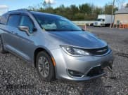 ✅ 2019 Chrysler Pacifica Touring L Plus • VIN: 2C4RC1EG1KR599915 • Lot: 82344215. Listed on Copart with 127,279 mi. Free auction sales archive from the USA and detailed vehicle history report at DreamBid. Image 13.
