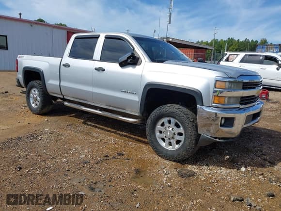 ✅ 2015 Chevrolet Silverado 2500HD LT • VIN: 1GC1KVE88FF156755 • Lot: 43061880. Listed on IAAI with 240,165 mi. Free auction sales archive from the USA and detailed vehicle history report at DreamBid. Image 1.