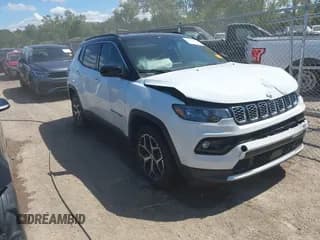 ✅ 2024 Jeep Compass Limited • VIN: 3C4NJDCN1RT156341 • Lot: 43121212. Wystawiony na IAAI z przebiegiem 11 551 mil. Bezpłatny archiwum sprzedaży aukcyjnych z USA i szczegółowy raport historii pojazdu na DreamBid. Zdjęcie 1.