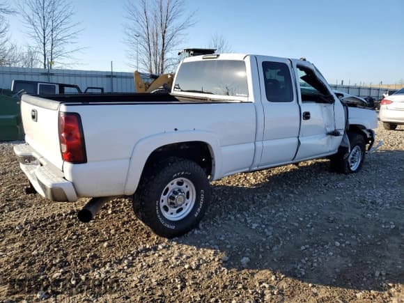 ✅ 2006 Chevrolet Silverado 2500HD Work Truck • VIN: 1GCHK29266E126615 • Lot: 43231365. Wystawiony na Copart z przebiegiem 286 060 mil. Bezpłatny archiwum sprzedaży aukcyjnych z USA i szczegółowy raport historii pojazdu na DreamBid. Zdjęcie 3.