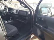 ✅ 2016 Toyota Tacoma SR5 • VIN: 5TFAZ5CN3GX008500 • Lot: 43630407. Wystawiony na IAAI z przebiegiem 141 160 mil. Bezpłatny archiwum sprzedaży aukcyjnych z USA i szczegółowy raport historii pojazdu na DreamBid. Zdjęcie 5.