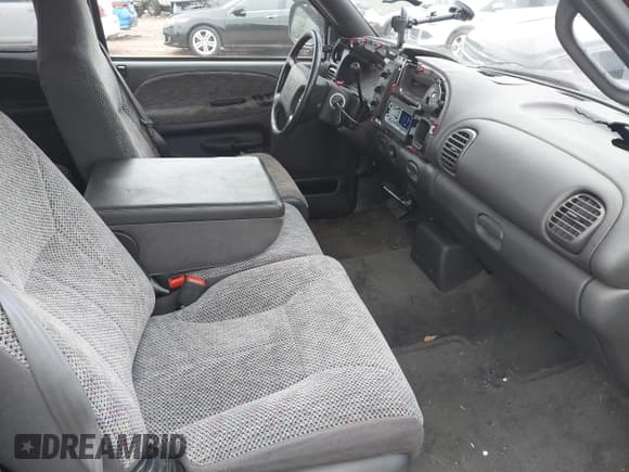 ✅ 2001 Dodge 1500 • VIN: 3B7HC13Z51G206728 • Lot: 42906539. Listed on IAAI with 155,521 mi. Free auction sales archive from the USA and detailed vehicle history report at DreamBid. Image 5.