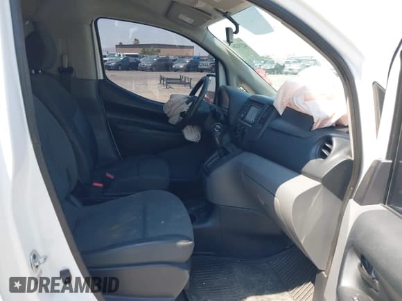 ✅ 2015 Nissan NV200 SV • VIN: 3N6CM0KN7FK701790 • Lot: 42731266. Listed on IAAI with 223,599 mi. Free auction sales archive from the USA and detailed vehicle history report at DreamBid. Image 5.