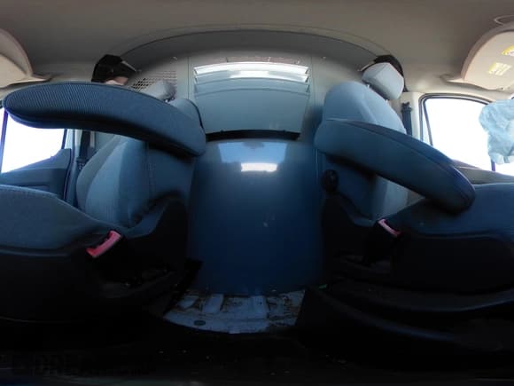 ✅ 2016 Ford Transit Cargo • VIN: 1FTYR2CG1GKB01723 • Lot: 43028041. Wystawiony na IAAI z przebiegiem 95 037 mil. Bezpłatny archiwum sprzedaży aukcyjnych z USA i szczegółowy raport historii pojazdu na DreamBid. Zdjęcie 18.