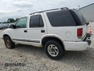 ✅ 2001 Chevrolet Blazer LT • VIN: 1GNDT13W51K250894 • Lot: 59919775. Wystawiony na Copart z przebiegiem 152 535 mil. Bezpłatny archiwum sprzedaży aukcyjnych z USA i szczegółowy raport historii pojazdu na DreamBid. Zdjęcie 2.