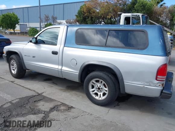 ✅ 2002 Dodge Dakota • VIN: 1B7FL16X62S537717 • Lot: 42261629. Wystawiony na IAAI z przebiegiem Nie podano. Bezpłatny archiwum sprzedaży aukcyjnych z USA i szczegółowy raport historii pojazdu na DreamBid. Zdjęcie 3.